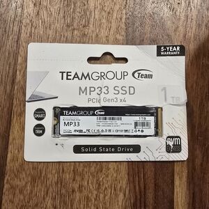 MP33 1TB SSD - Black